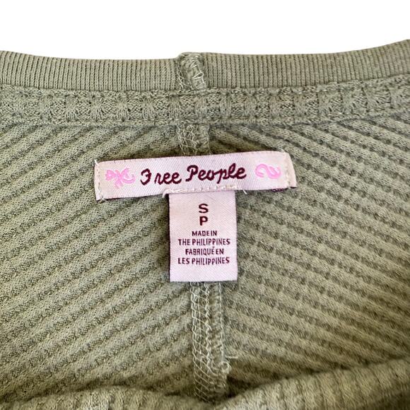 Free People Sz S Olive Green Waffle Knit Thermal Top Oversized Split Back Cozy - Picture 7 of 16